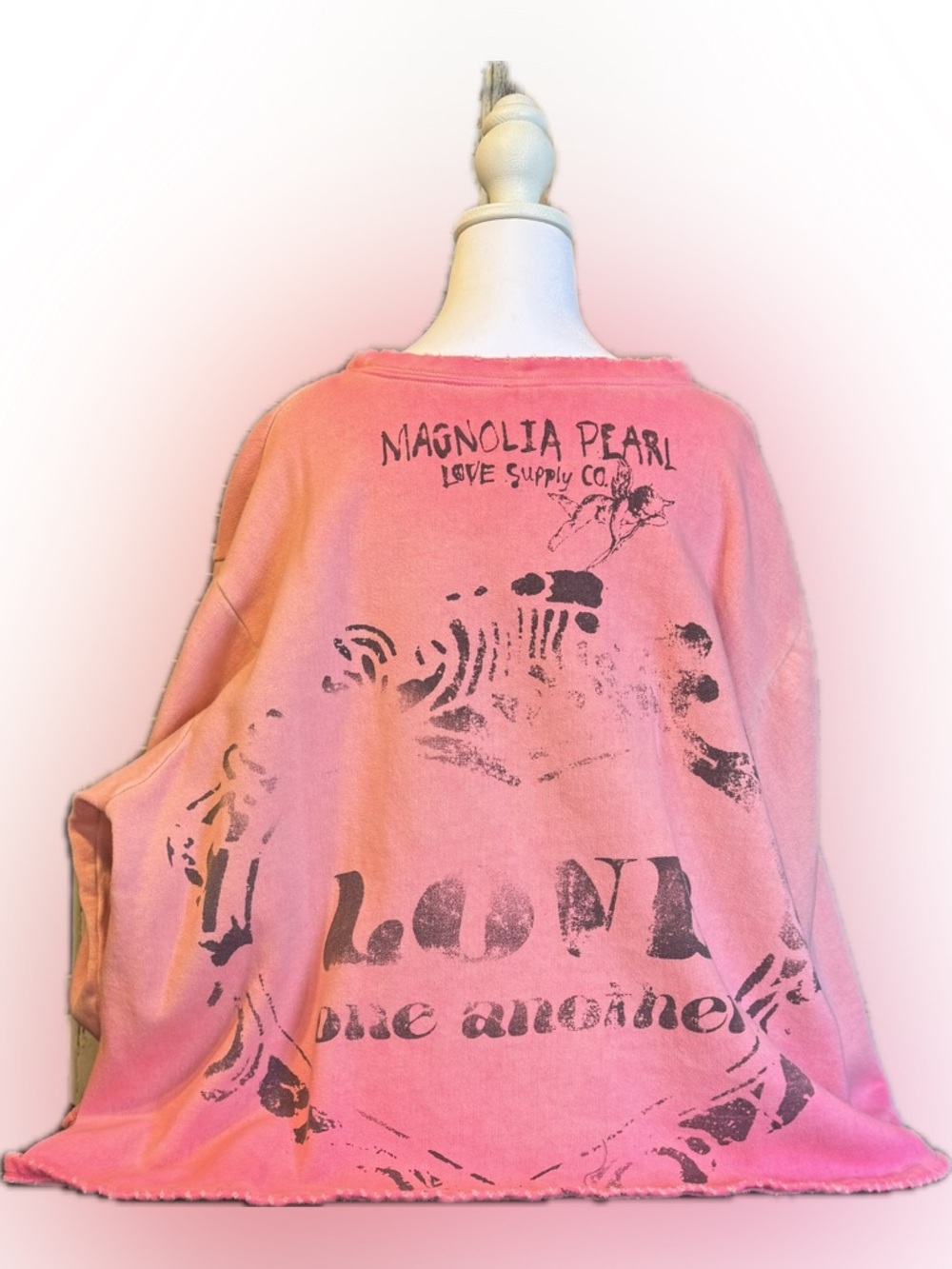 Magnolia Pearl Love To All Hermosa Sweatshirt NWT - Picture 6 of 8